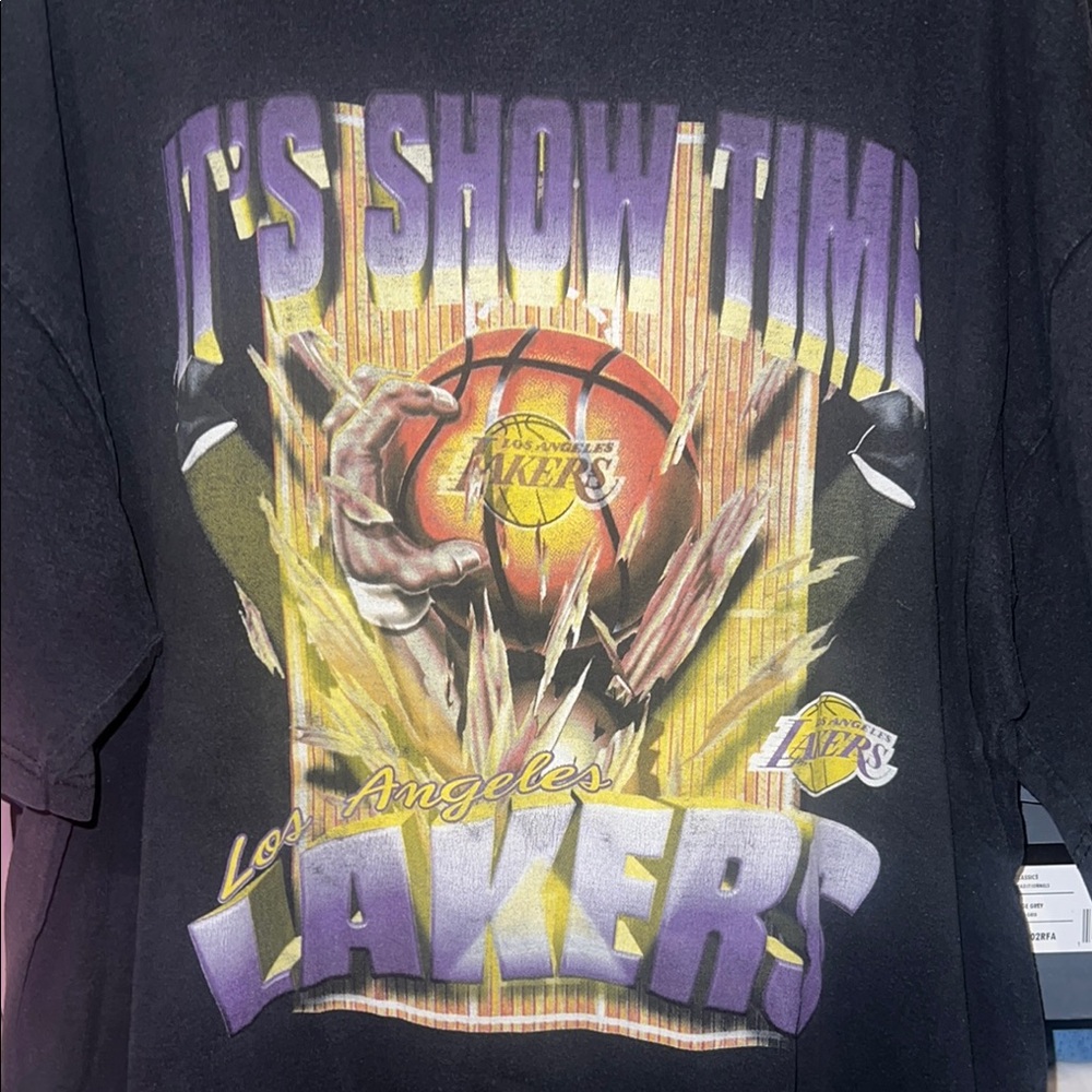 1990’s Los Angeles Lakers “It’s Showtime” T-Shirt - Picture 2 of 16